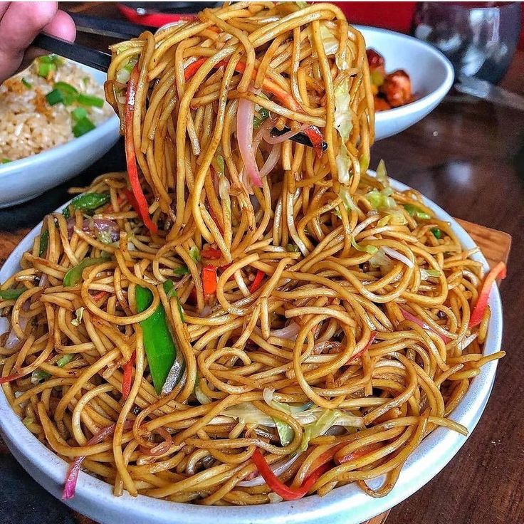Fresh Veg/Chicken Chowmein – Soft Noodles with Special Spice Mix(Half Plate)